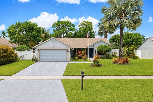 117 Sherwood Drive, Royal Palm Beach, FL 33411