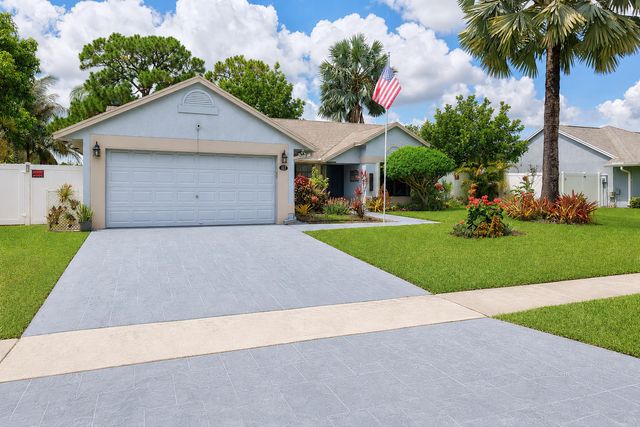 117 Sherwood Drive, Royal Palm Beach, FL 33411
