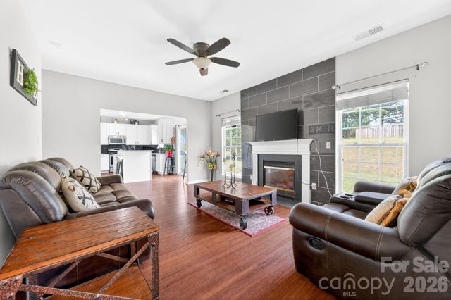 2508 OAKDALE CREEK Lane 17, Charlotte, NC 28216