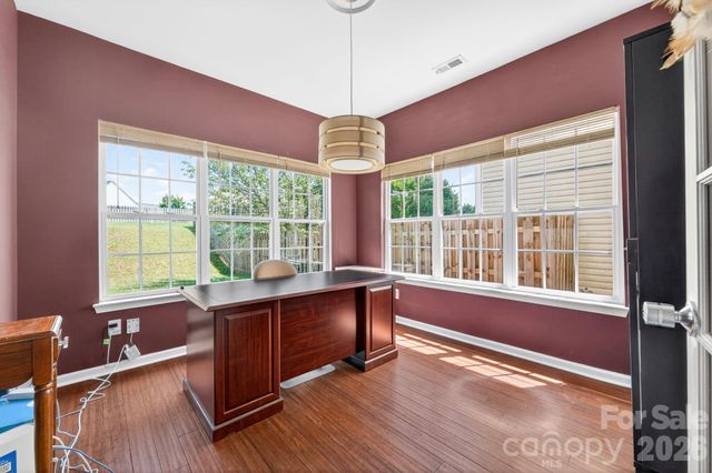 2508 OAKDALE CREEK Lane 17, Charlotte, NC 28216