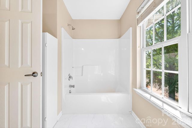 2508 OAKDALE CREEK Lane 17, Charlotte, NC 28216