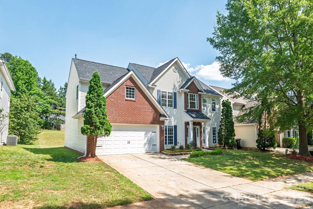 2508 OAKDALE CREEK Lane 17, Charlotte, NC 28216