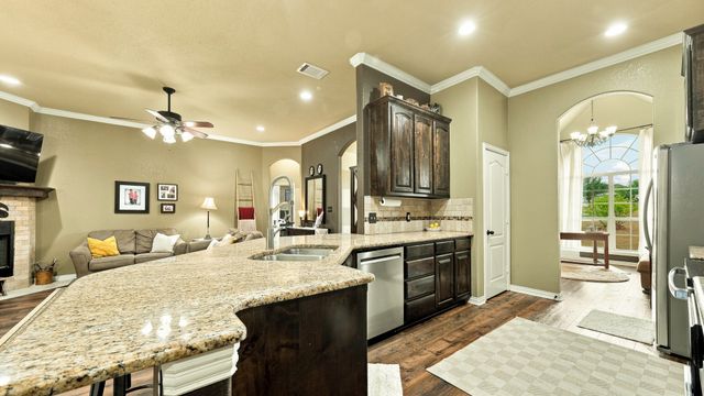 197 Savannah Drive, Weatherford, TX 76087