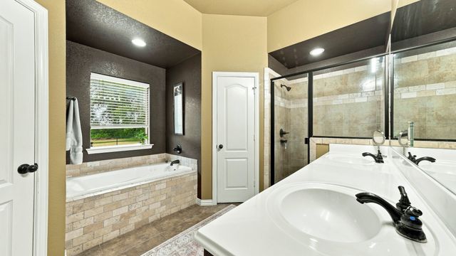 197 Savannah Drive, Weatherford, TX 76087