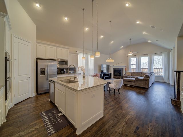 7906 Gulfstream Lane, Irving, TX 75063
