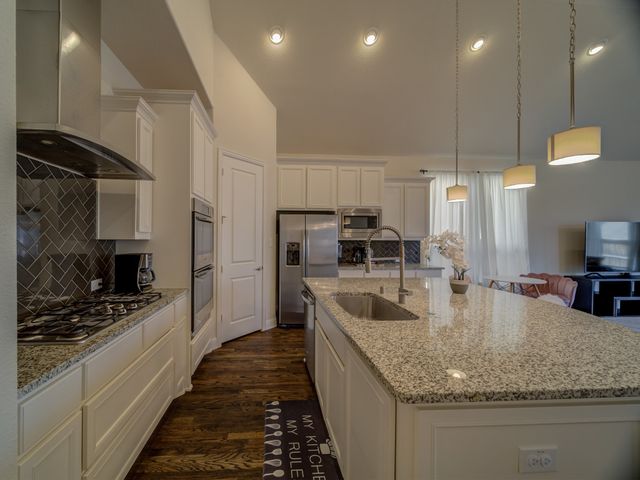 7906 Gulfstream Lane, Irving, TX 75063