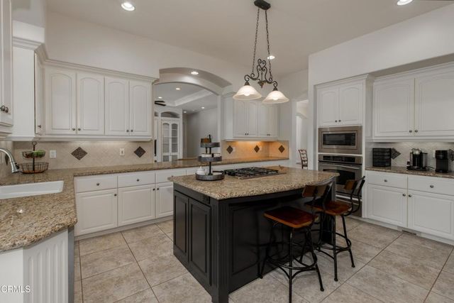 14918 Thunder Valley Road, Bakersfield, CA 93314