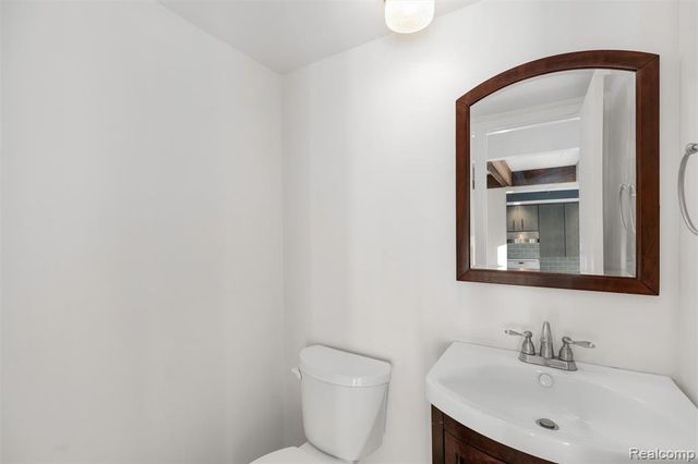 42467 Eldon Avenue, Clinton Township, MI 48038