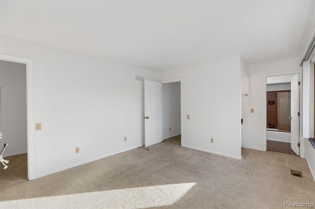 42467 Eldon Avenue, Clinton Township, MI 48038