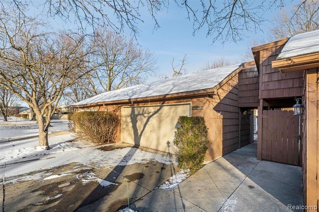 42467 Eldon Avenue, Clinton Township, MI 48038