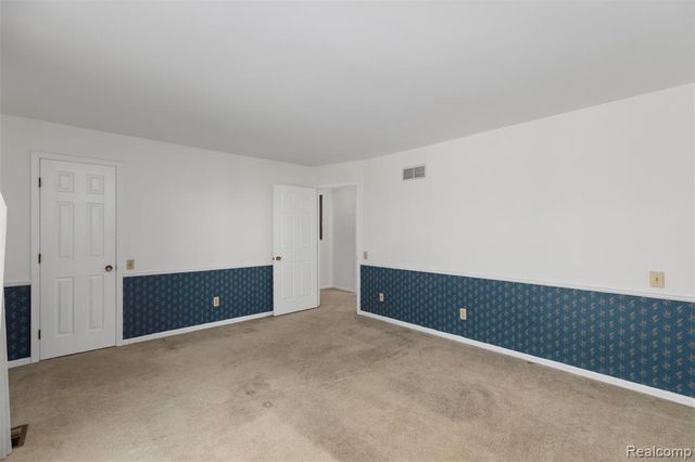 42467 Eldon Avenue, Clinton Township, MI 48038