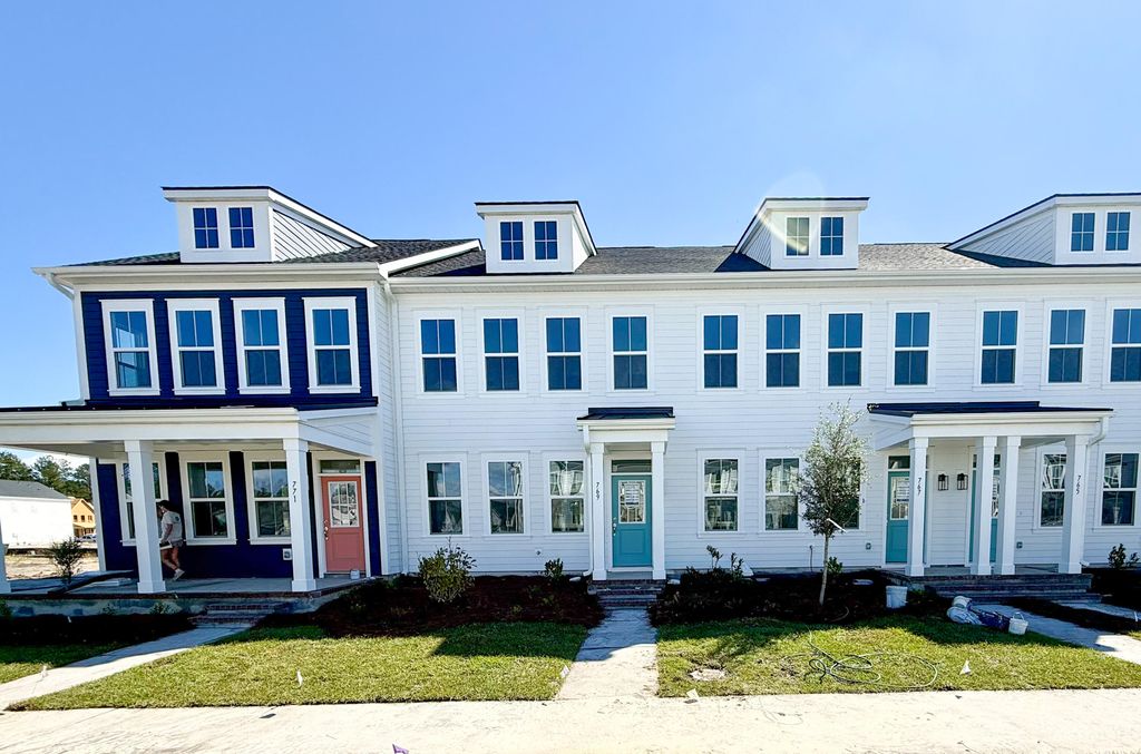 769 Blueway Avenue, Summerville, SC 29486