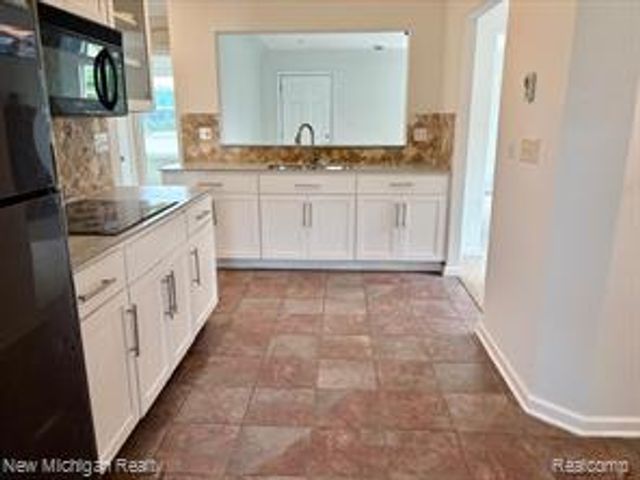 4469 S Saginaw Street, Burton, MI 48529
