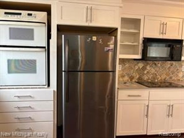 4469 S Saginaw Street, Burton, MI 48529