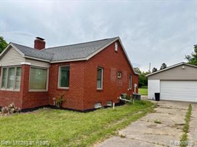 4469 S Saginaw Street, Burton, MI 48529
