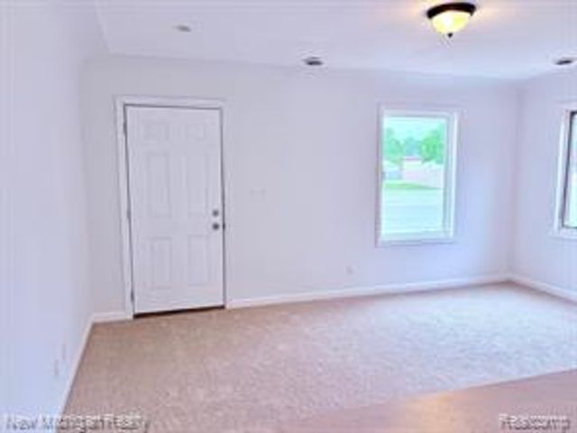 4469 S Saginaw Street, Burton, MI 48529