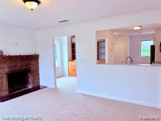 4469 S Saginaw Street, Burton, MI 48529