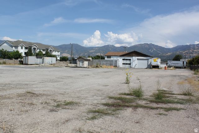 805 N REDWOOD RD, North Salt Lake, UT 84054