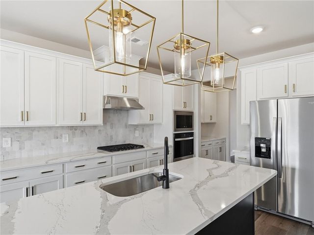 220 Abraham Way, Boiling Springs, SC 29316