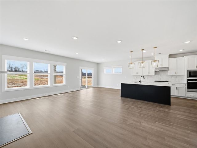 220 Abraham Way, Boiling Springs, SC 29316