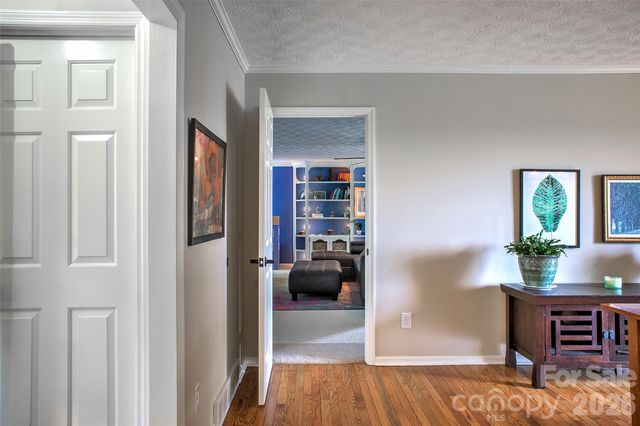 53 Braddock Way, Asheville, NC 28803