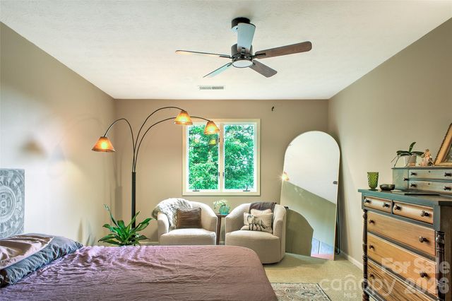 53 Braddock Way, Asheville, NC 28803