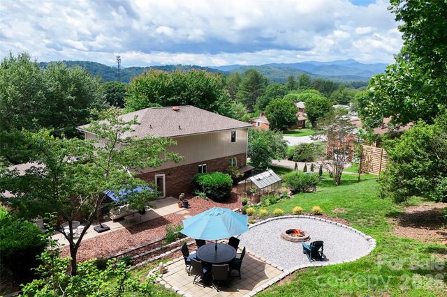 53 Braddock Way, Asheville, NC 28803