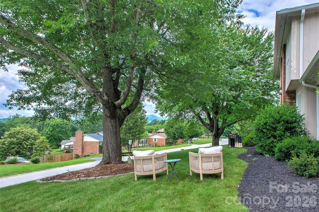 53 Braddock Way, Asheville, NC 28803