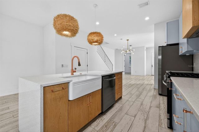 611 24TH AVENUE N, St Petersburg, FL 33704