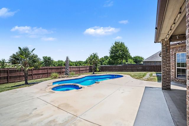 2605 Tall Meadows Drive, Midlothian, TX 76065