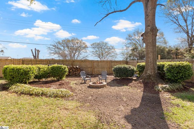 104 Wappoo Lane, Taylors, SC 29687