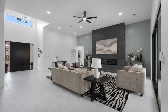 4840 Dodge Avenue NW, Albuquerque, NM 87114