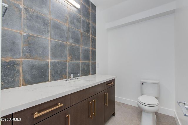 100 W NORTHERN Avenue 15, Phoenix, AZ 85021