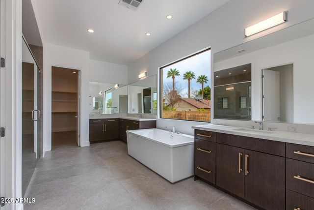 100 W NORTHERN Avenue 15, Phoenix, AZ 85021