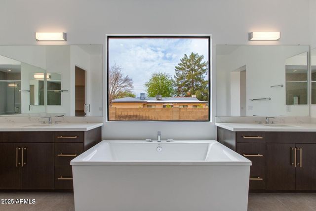 100 W NORTHERN Avenue 15, Phoenix, AZ 85021