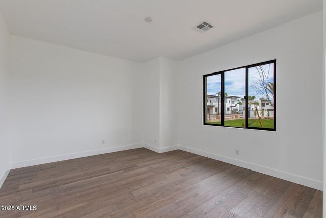 100 W NORTHERN Avenue 15, Phoenix, AZ 85021