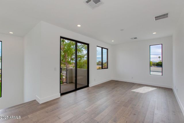 100 W NORTHERN Avenue 15, Phoenix, AZ 85021