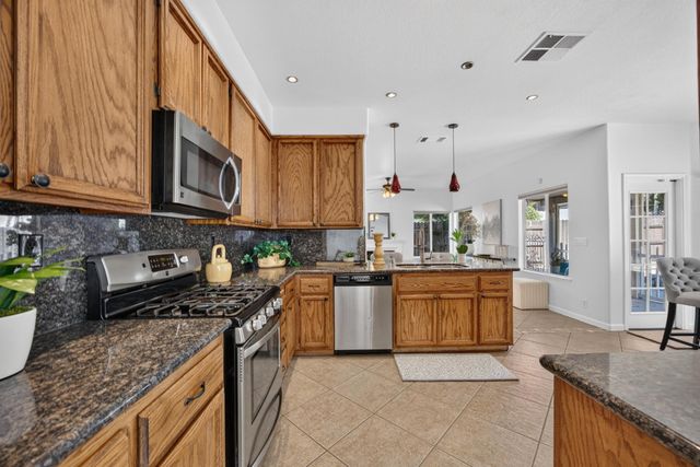 8936 Sheldon Creek Dr, Elk Grove, CA 95624
