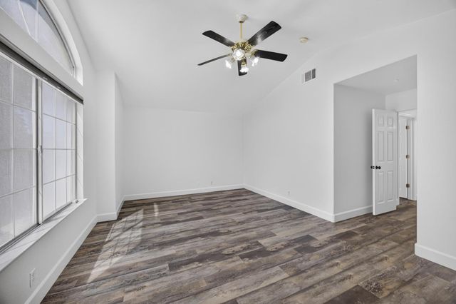 8936 Sheldon Creek Dr, Elk Grove, CA 95624