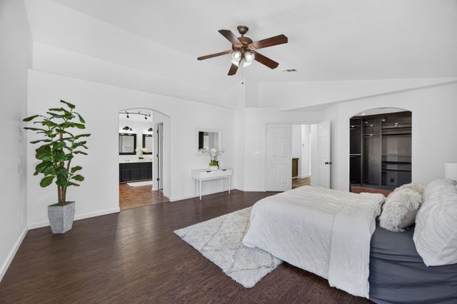 8936 Sheldon Creek Dr, Elk Grove, CA 95624