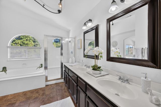 8936 Sheldon Creek Dr, Elk Grove, CA 95624