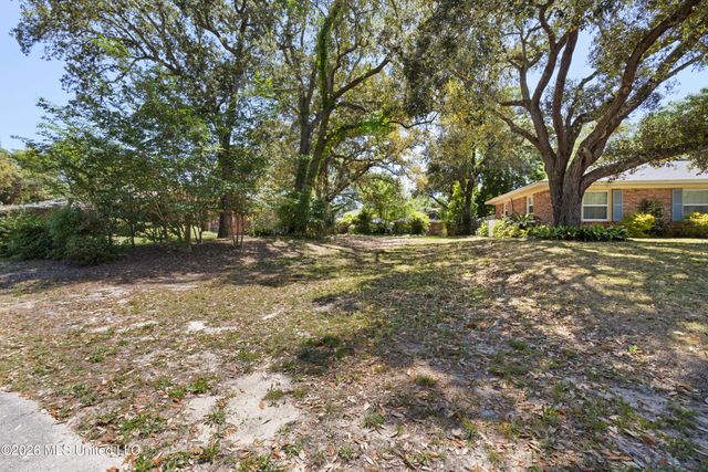 2320 Curcor Drive, Gulfport, MS 39507