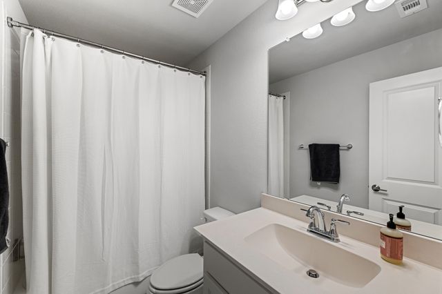 3904 Gildas Lane, Lewisville, TX 75010