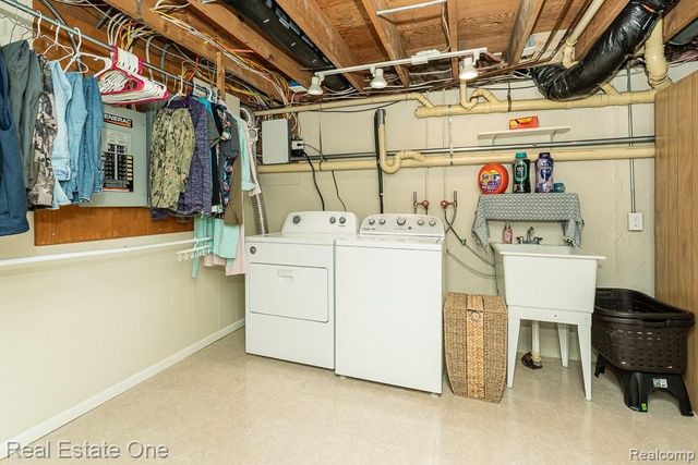 1801 Tahyio Road, Owosso Charter Township, MI 48867