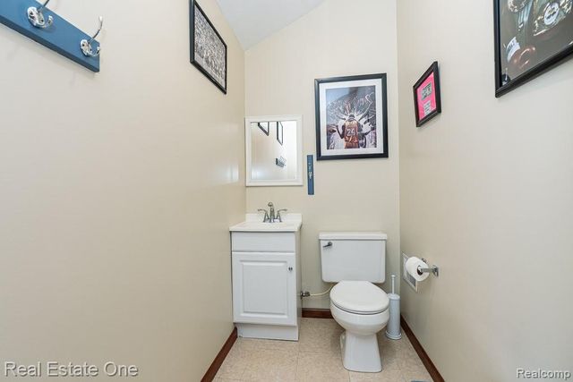 1801 Tahyio Road, Owosso Charter Township, MI 48867