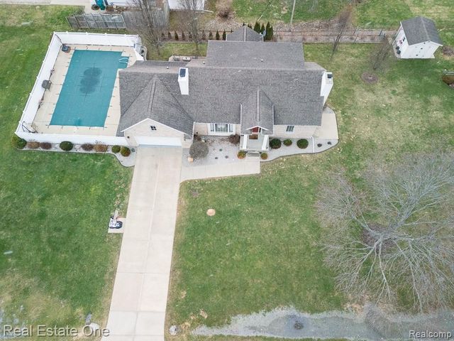 1801 Tahyio Road, Owosso Charter Township, MI 48867