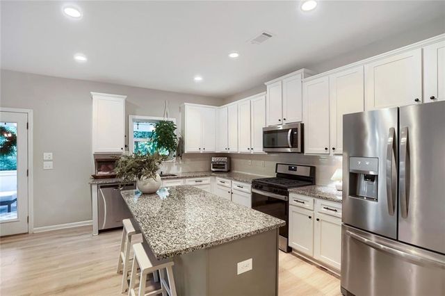 243 N Gwinnett Street, Buford, GA 30518