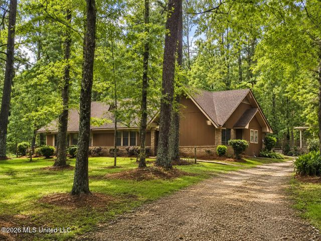 320 Springhill Drive, Terry, MS 39170