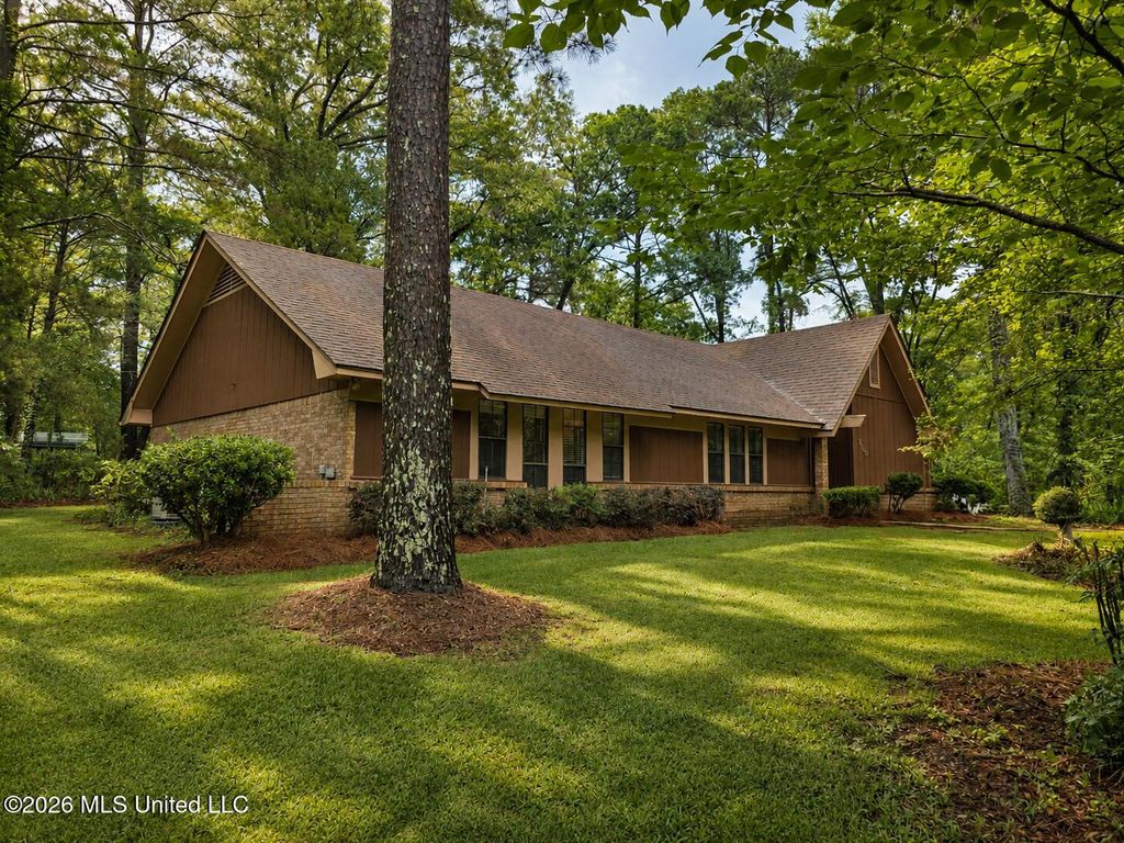 320 Springhill Drive, Terry, MS 39170