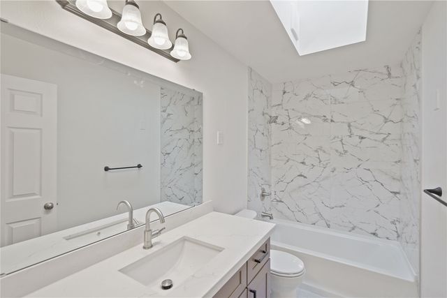11818 14th Avenue S, Seattle, WA 98168